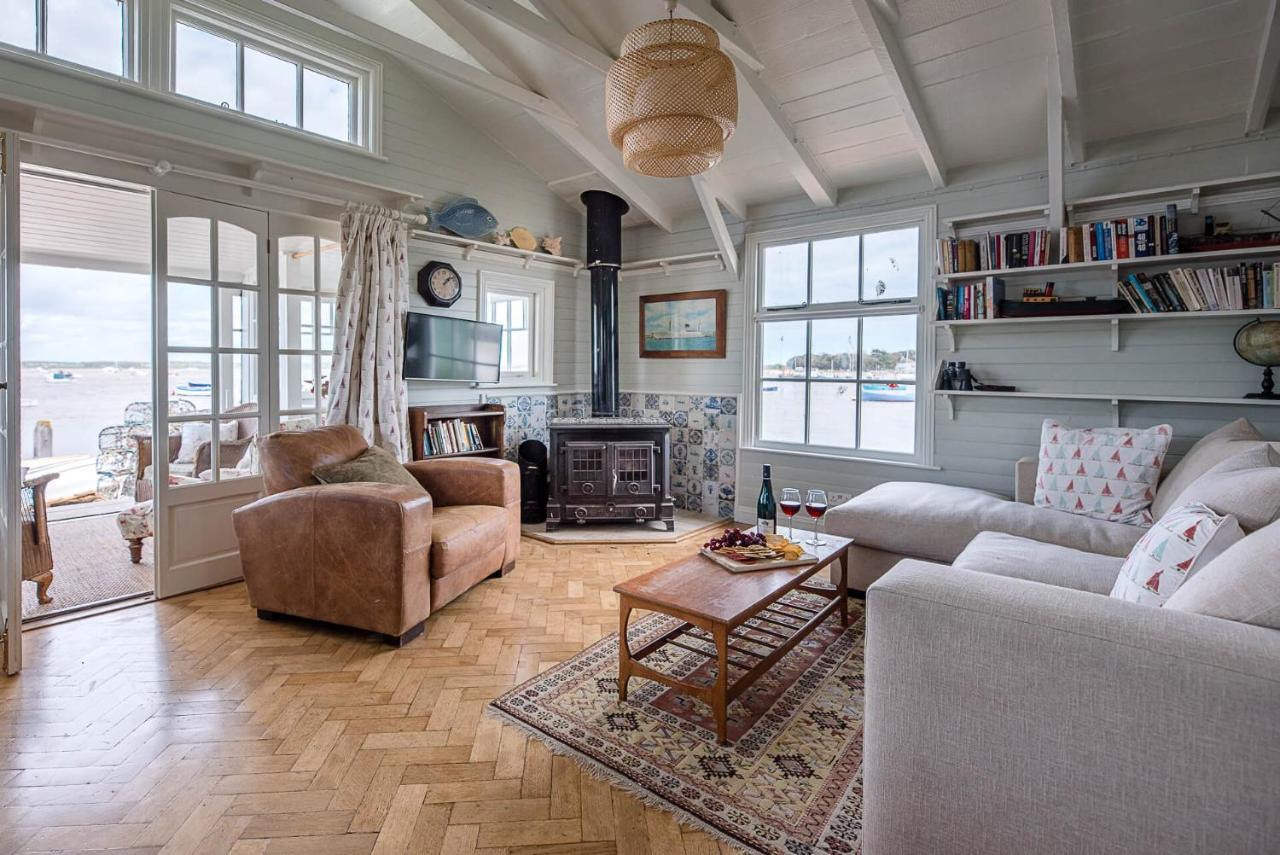 The Boathouse In Felixstowe Ferry - Stunning Waterfront Property Exteriér fotografie
