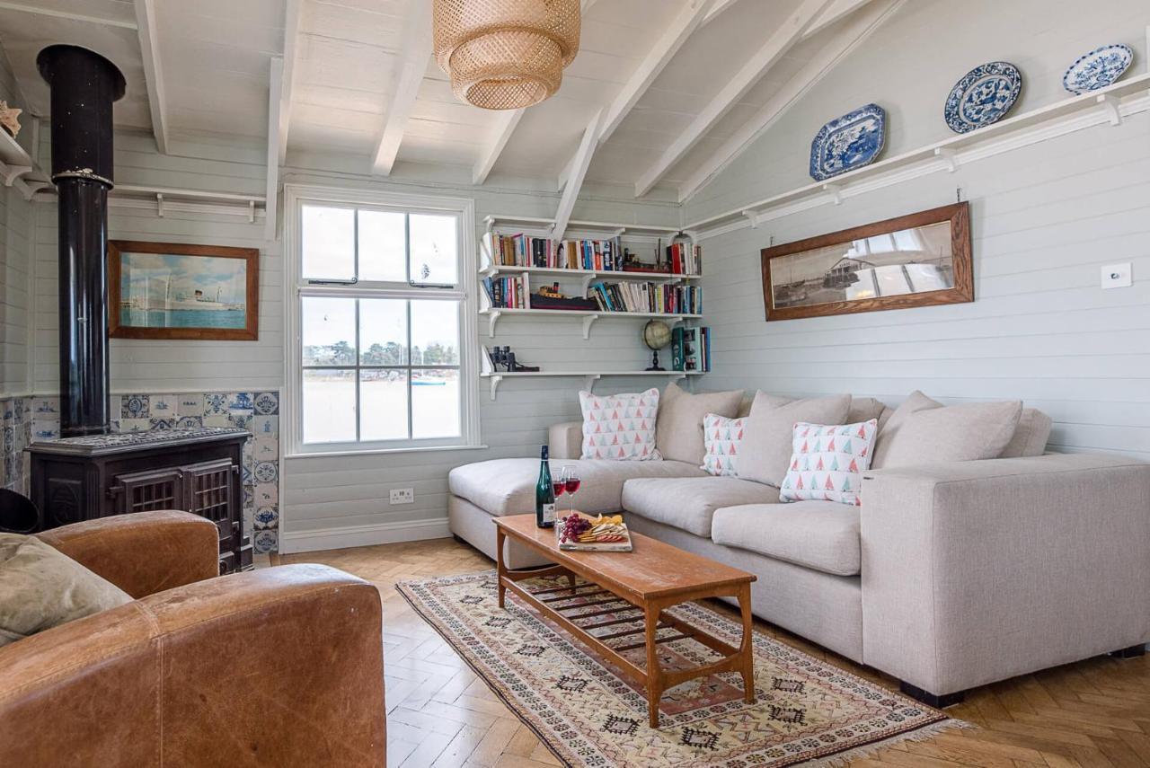 The Boathouse In Felixstowe Ferry - Stunning Waterfront Property Exteriér fotografie