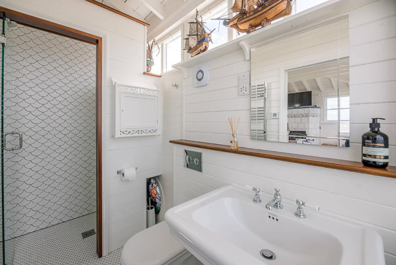 The Boathouse In Felixstowe Ferry - Stunning Waterfront Property Exteriér fotografie