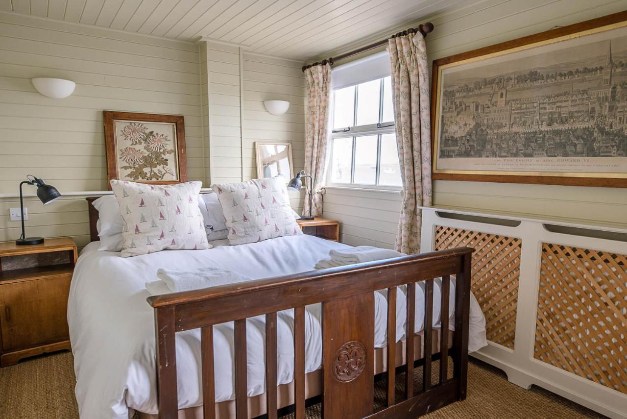 The Boathouse In Felixstowe Ferry - Stunning Waterfront Property Exteriér fotografie